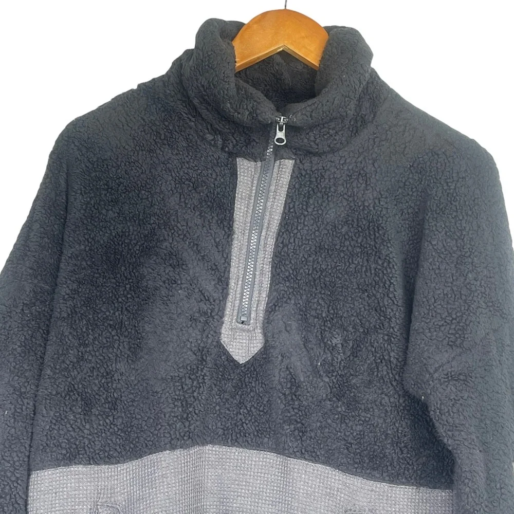 Fantastic Fawn Small Black & Grey Fuzzy Pullover